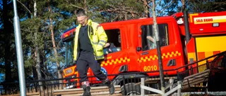 Stort pådrag efter brandlarm i lägenhet