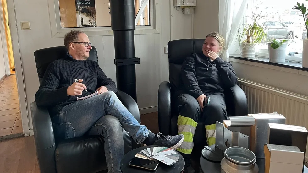 I dag råder hockeyfeber i Virserum inför kvällens match. Vimmerby Tidning är på plats.