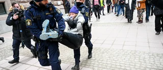 Greta Thunberg bortburen av polis