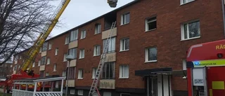 Man svårt skadad i lägenhetsbrand – får intensivvård