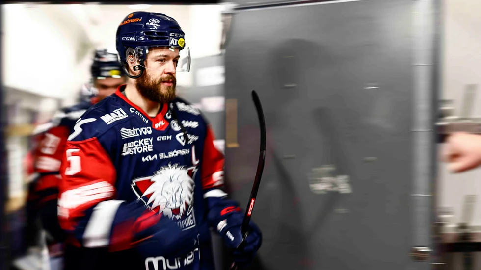 Det röda är borttaget för mer blått i LHC:s nya matchtröja. 