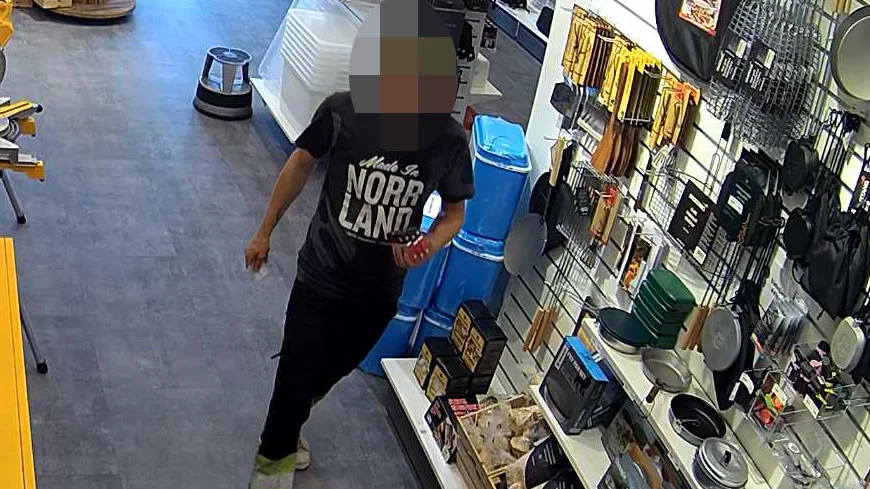 Mannen fastnade på övervakningskameror när han inhandlade ammunition på en butik i Älvsbyn innan skotten i Vidsel.