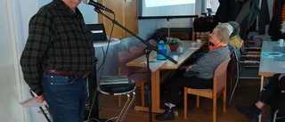 Välbesökt berättarcafé hos SPF Åkerbäret 