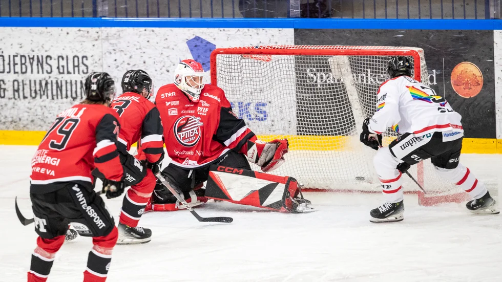 Jacob Hansson-Geidon gjorde mål för Kiruna IF mot Piteå Hockey men det blev förlust. 