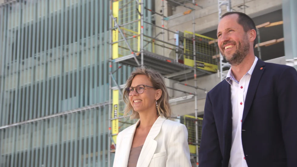 Jennie Claesson (L) och Erik Pelling (S).