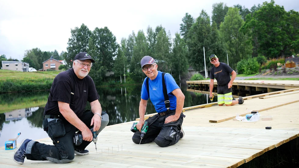 Sören Häggmark, Roland Skoglund och Ola Eriksson har tillsammans med många andra ideella bybor deltagit i byggprojektet.