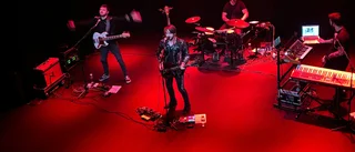 Tomma bänkrader – trots ös från scenen på Sara kulturhus