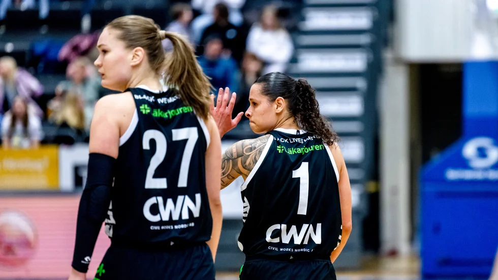 Sabrina Haines och Eira Borgh i Luleå Basket.
