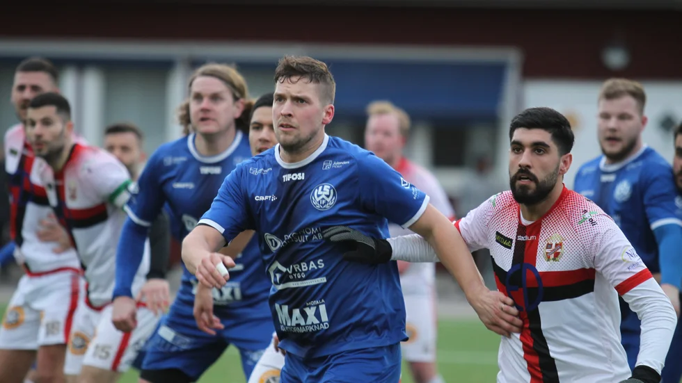 Filip Lidberg är en viktig spelare på mittfältet i ett LSW som ser fram emot ännu en division 4-säsong. 33-åringen hoppas att Motalalaget kan vara med i toppen.