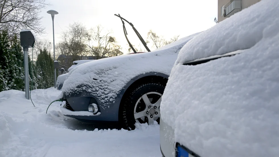Skribenten menar att priset för parkeringsplatser är en dold hyreshöjning.