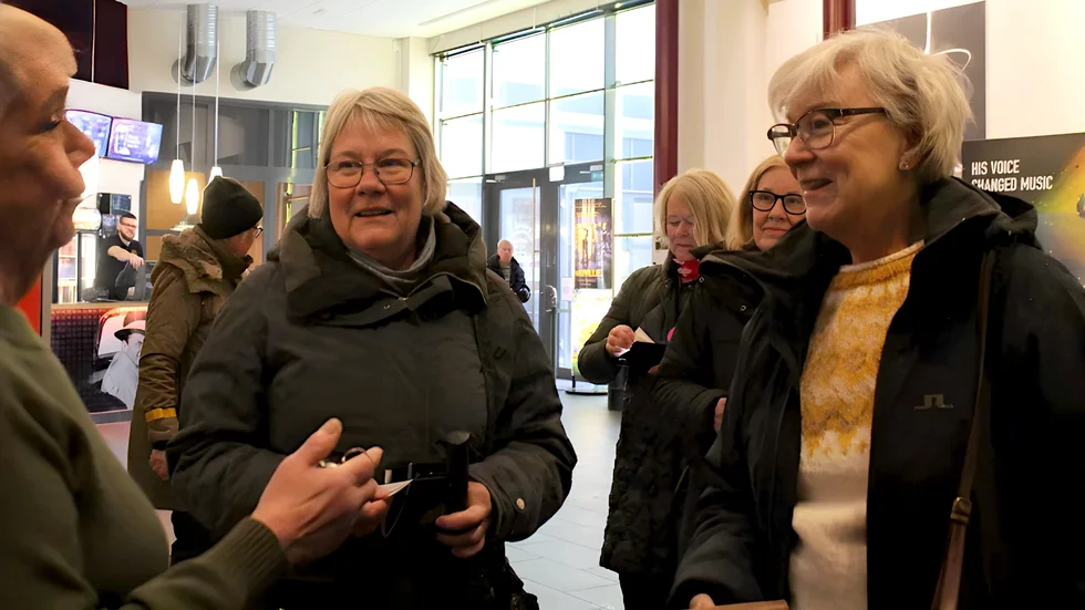 Susanne Svensson och Ulla Jaderyd kallar sig själv "nybörjare" i sammanhanget. De har köpt filmkort i två, respektive tre, säsonger hittills. En film som etsat sig fast extra mycket hos Susanne är en film om en kvinna som åkte taxi. "Hon ville se Paris innan hon for till ålderdomshemmet. Det var allt. I två timmar. Den var jättebra!", säger Susanne. 