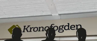 Äldre män skyldiga mångmiljonbelopp