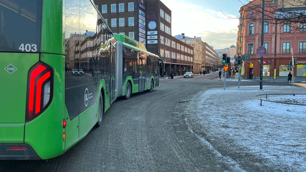För 39 kronor kan du åka buss i hela Uppsala län. Det spelar alltså ingen roll om bussen bara åker tre hållplatser, eller ända till Strängnäs på 1 timme och 50 minuter.