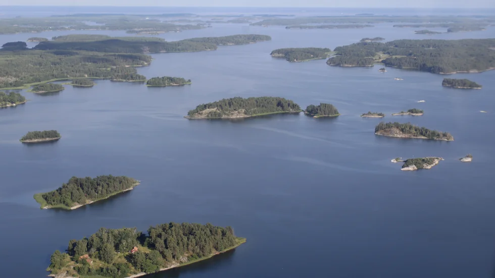 Strandskyddet fyller en viktig funktion, eftersom det möjliggör tillgång till naturen och stranden för alla. Men dagens strandskydd skapar också stora bekymmer, inte minst för boende på gles- och landsbygd. En reform av strandskyddet behövs!