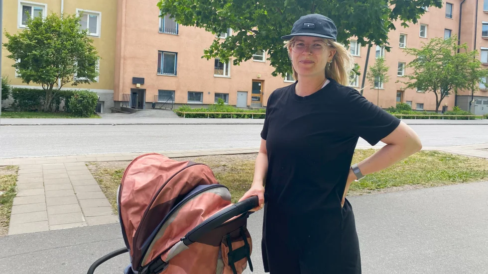 Märta Lindros bor nära Mimmi Ekholms plats och tycker om att kunna ta promenader i Stabbyskogen. Hon har bott på många ställen i Uppsala innan, senast i Fålhagen. "Där är det bara betong och små parker".