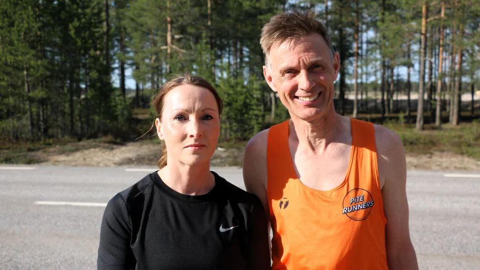 Arbetskompisarna Anna Elimä Lundberg och Thomas Bjernhagen ska springa Stockholm Marathon på lördag 1 juni.