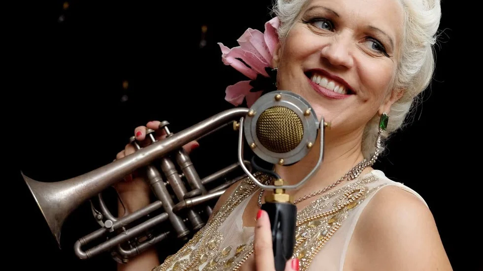 Gunhild Carling kommer till Fårhult.