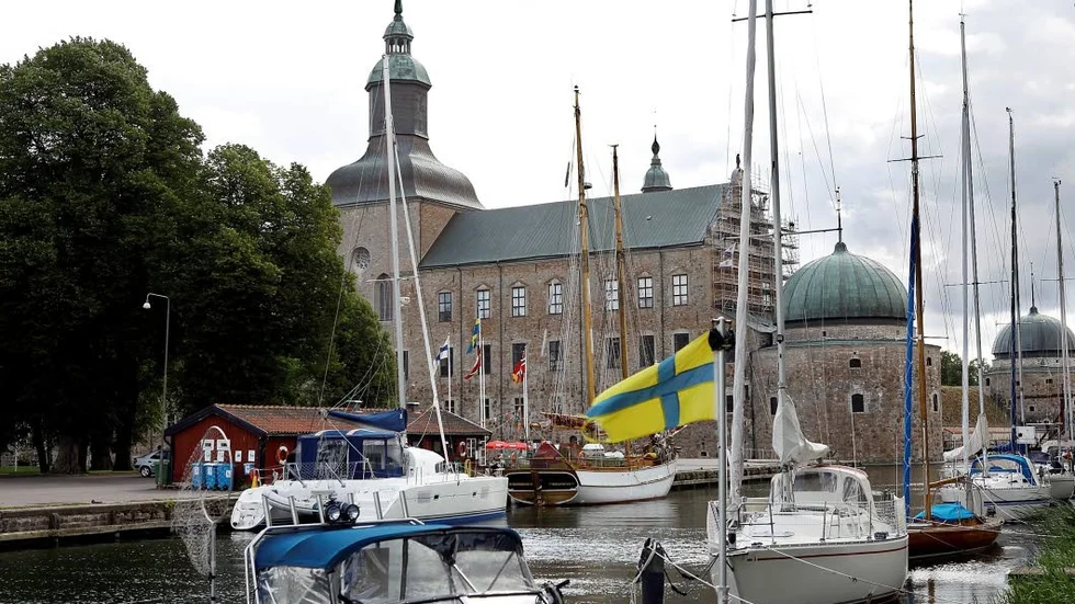 Vadstenas hamn måste få chansen att ta plats, enligt debattskribenterna.