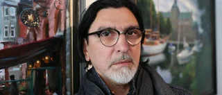 Se den ryske konstnären måla live