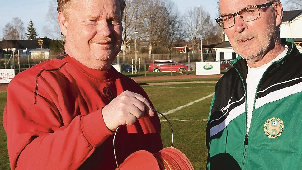 Det strävsamma "tränarparet" Torbjörn Gustafsson och Ove Ingemarsson kommer itne att leda Hultsfreds FK:s damlag kommande säsong.