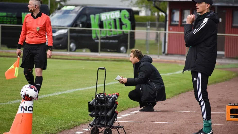 Tränarna Daniel Ohlsson och Jerker Einarsson tycker båda att 1–2-målet kändes tveksamt.