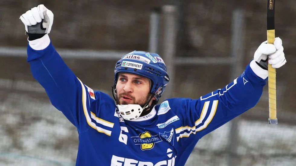 Utkastade. Ur elitserien kan Lukas Perssons Kungälv bli efter att de inte beviljats elitlicens för kommande säsong.