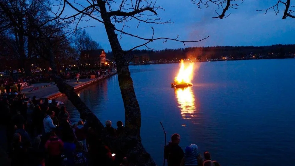 Valborg i Stadsparken, Motala.