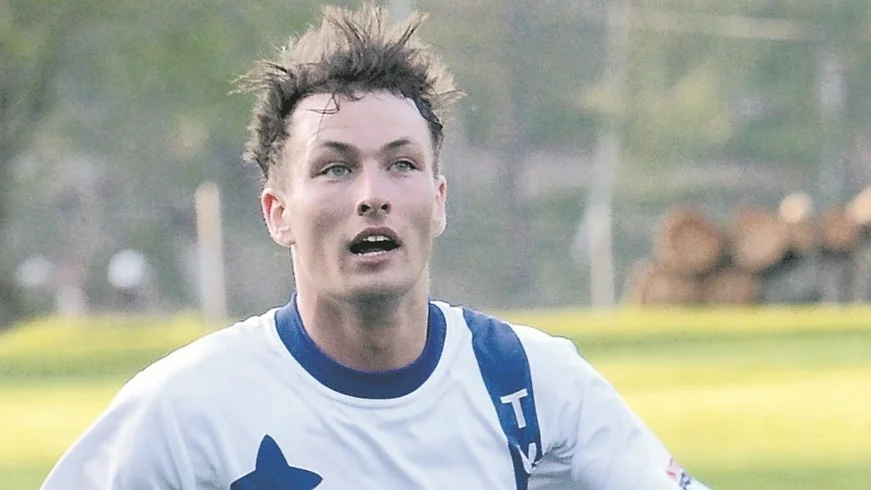 Duktige Martin Carlsson är avstängd och tillika en av IFK Tunas två nyckelspelare som saknas i kvällens bortamatch mot IFK Västervik.