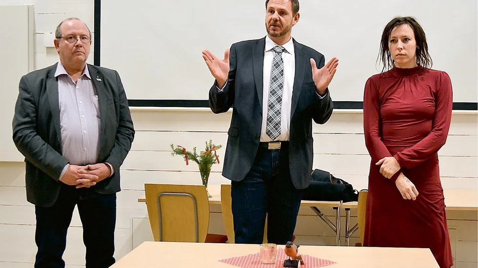 Mats Hugosson (C), Tomas Kronståhl (S) och Anna Bodjo (MP) var inbjudna till Västerviks Företagsgrupps styrelsemöte för att svara på frågor.