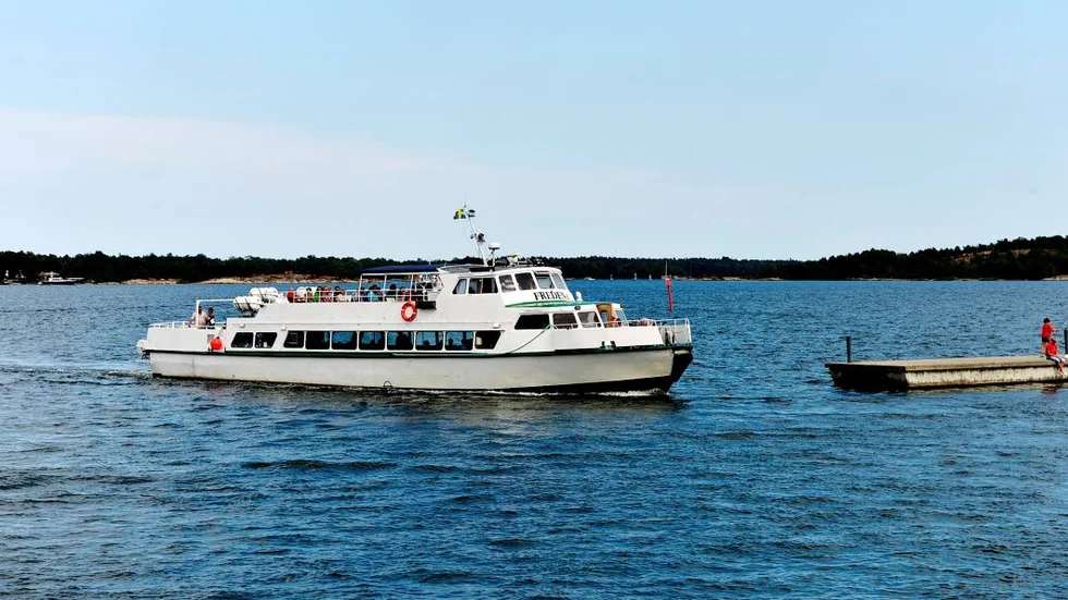 Tanken på att driva trafiken genom ett kommunalt bolag bör släppas för gott, skriver ledarskribenten.