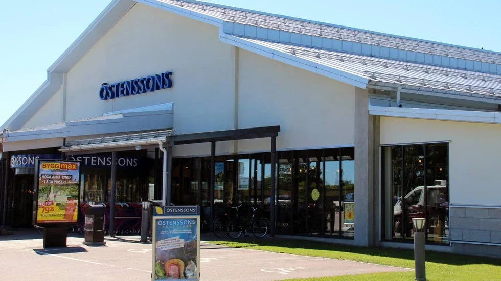 En person är nu häktad för inbrottet mot Östenssons i Vadstena.