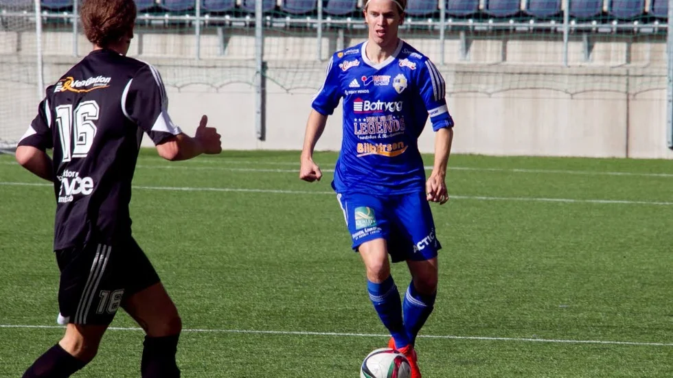 Andreas Johansson, lagkapten i City, har förlängt sitt kontrakt med ett år till.