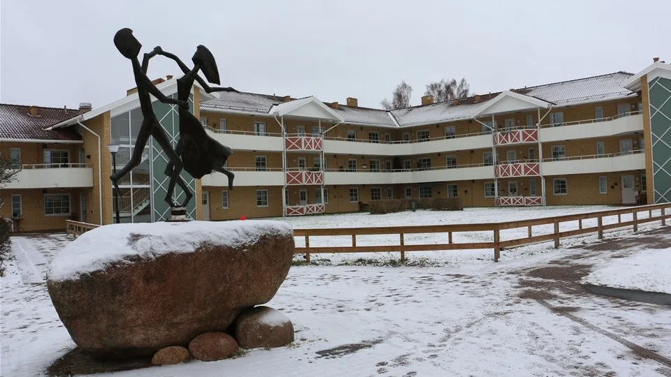 Nästa års hyror är klara. En uppgörelse har träffats mellan bostadsbolaget och hyrsgästföreningen som innebär att en lägenhet blir 61 kronor dyrare.