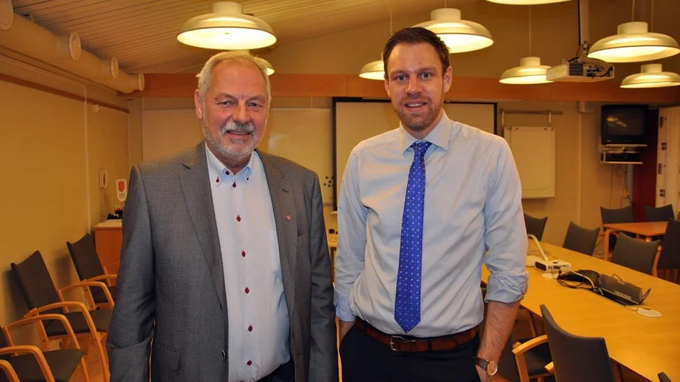 Ett kommunalråd och ett landstingsråd, Hans Måhagen, Kinda kommun och Christoffer Bernsköld, Region Östergötland, vill se en mer tight dialog mellan kommunen och sjukvården. Foto: Alf Wesik