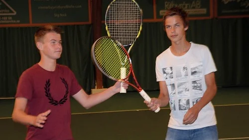 Eric Lindström och Anton Karlsson satsar hårt för att lyckas inom tennisen.