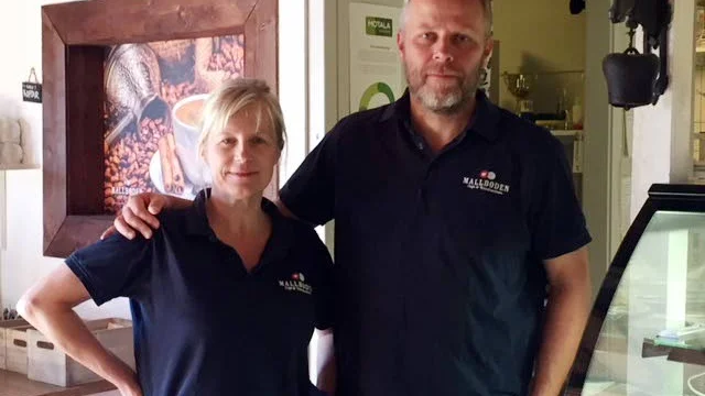 Ann Lövgren och Thomas Isaksson ska försöka hålla öppet hela helgen trots vattenbristen.