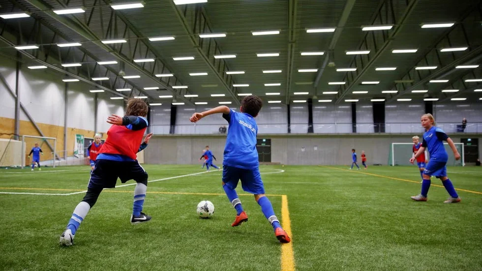Ny inomhushall. Genom att bygga en konstgräsplan med bolltält ute på Himmelstalund norra hoppas IFK Norrköping kunna frigöra mer träningsyta.