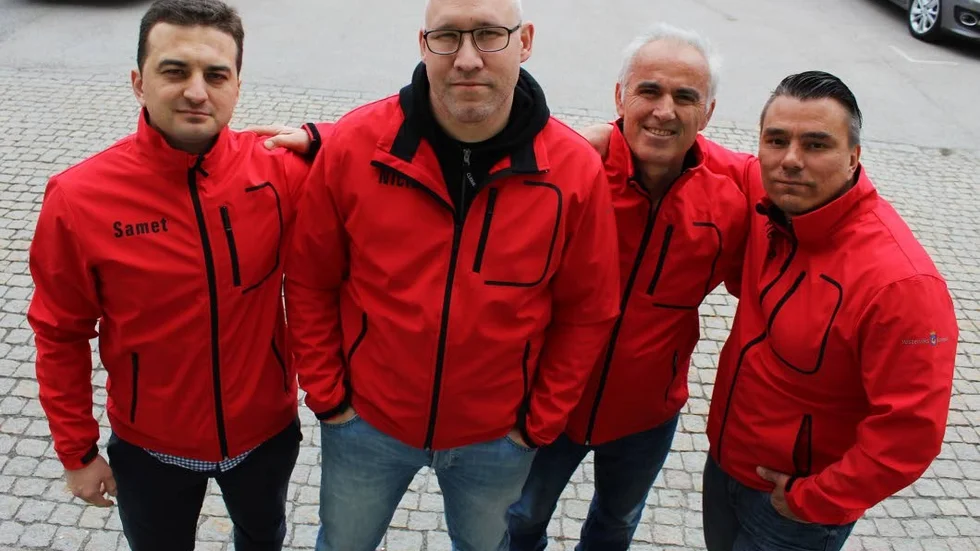 Samet Ibram, Niclas Hagelin, Andreas Nikolaidis och Pierre Ahlstrand är kända bland stadens ungdomar. De har "vuxenvandrat" i många år. 