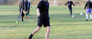 Han lämnar AIS – för division 3-lag