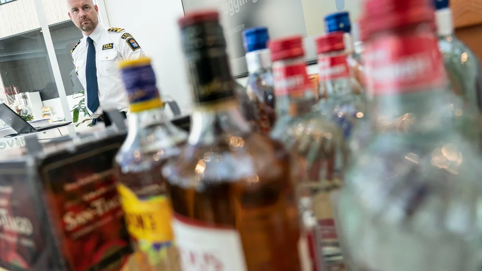 
I april förra året beslagtog Tullverket en stor mängd alkohol som en gotlänning ville föra in.