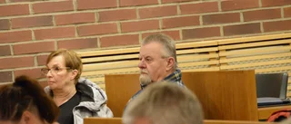 SD-ledamot som spred konspirationsteorier varnas
