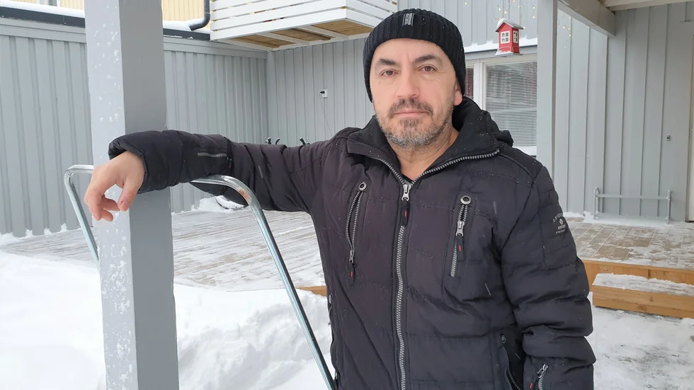 Mirsad Rrahmani, som bor i ett radhus alldeles intill den misstänkta mordplatsen, säger att han oroas över att det dödliga skjutvåldet har hittat till Luleå.