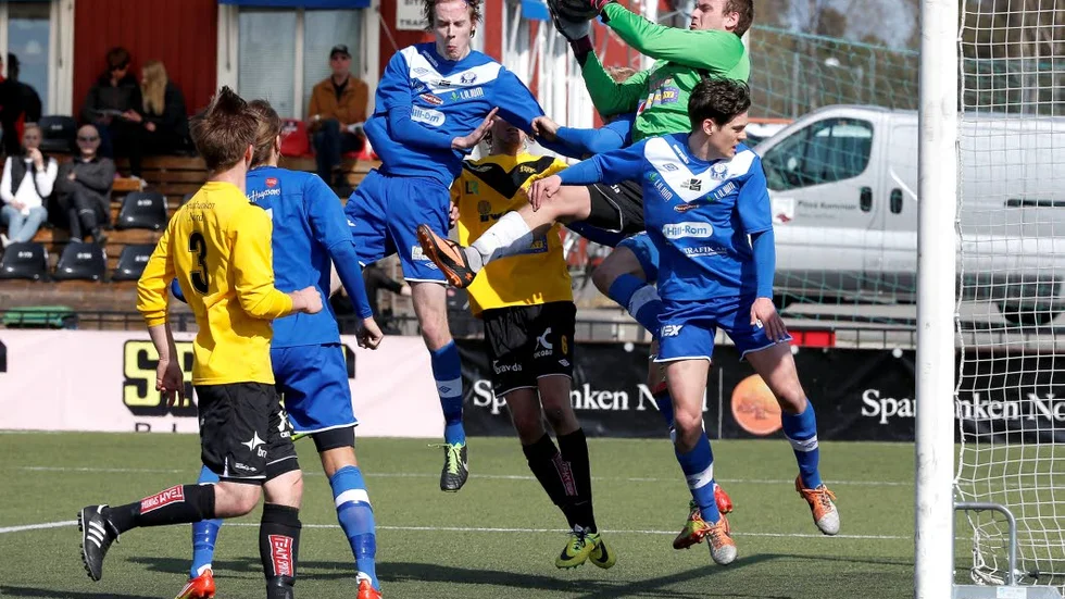 Nederlag. Alvik var på väg att vända matchen mot Infjärden till seger – men nådde inte riktigt ända fram.