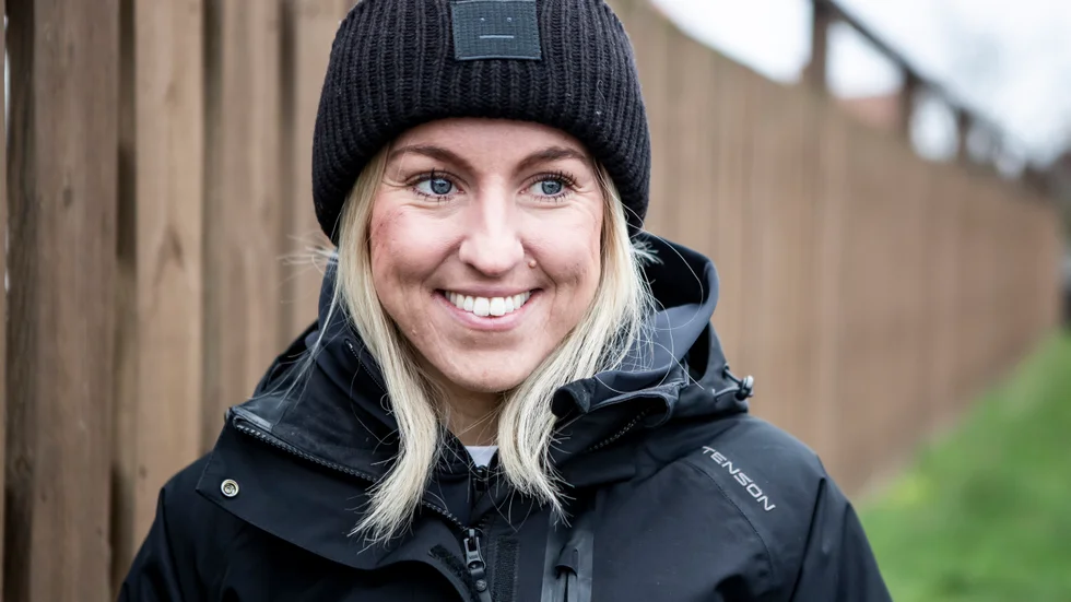 Alexandra Simonsson diagnostiserades med bröstcancer i början av oktober. Det har inte förändrat hennes positiva syn på livet. Istället har hon fortsatt försök inspirera andra till att få ett bättre liv. Att lyckas med det menar hon ger henne själv ny energi. 