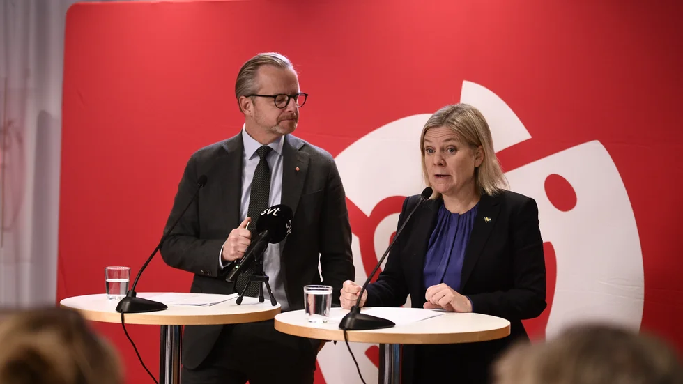 S-ledaren Magdalena Andersson och hennes ekonomisk-politiske talesperson Mikael Damberg (båda S) vid presentationen av partiets skuggbudget. 