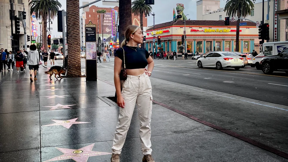 Kontrasternas stad. Så beskriver Amanda Muhonen sitt älskade Los Angeles och inte minst Hollywood Walk of Fame. "Det är många hemlösa på andra sidan gatan. För mig som kommer från Eskilstuna är det svårt att ta in, jag måste stänga av känslorna i bland. "