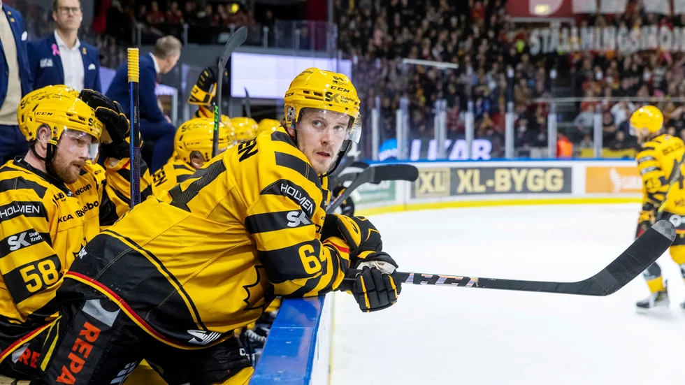 Skellefteås landslagsback Jonathan Pudas fick bryta CHL-kvartsfinalen mot Frölunda. Arkivbild.