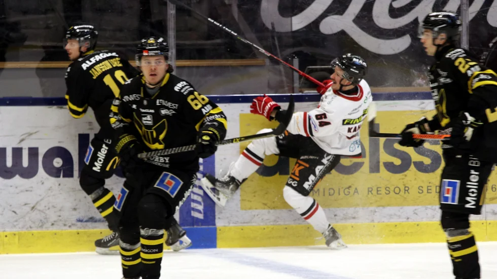 Rasmus Kahilainen fick ta emot och delade ut smällar.