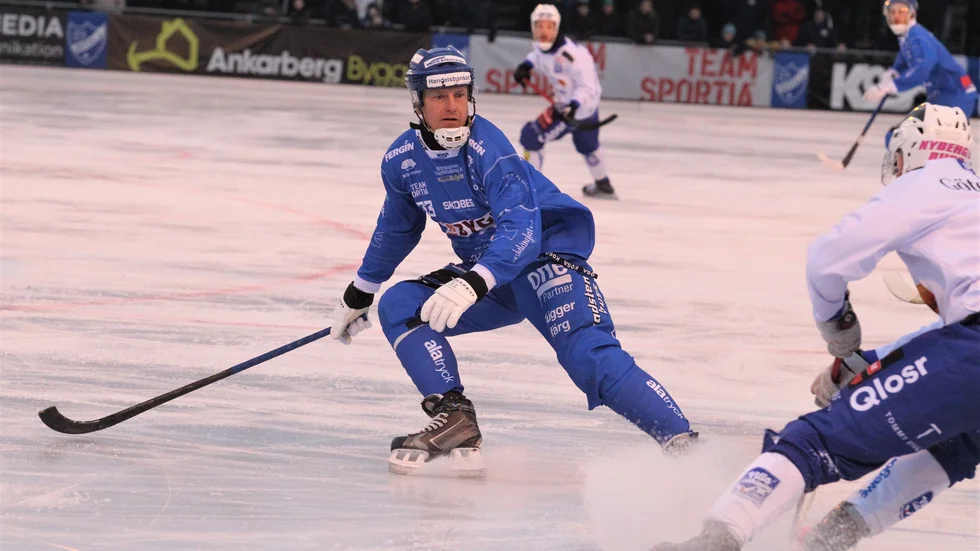 IFK Motalas Patrik Spångberg, snart 52 år, har nu spelat i elitserien ytterligare en säsong. Back i 90 minuter mot serieledande Villa-Lidköping. 