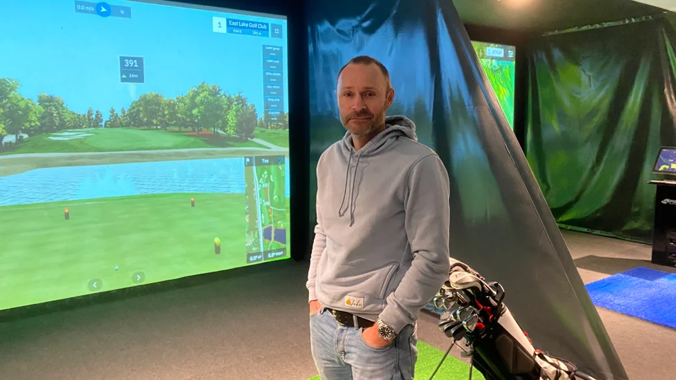 För ett drygt år sedan tvingades Sweden Indoor Golf lämna sina lokaler i Tannefors och flyttade i stället till en 250 kvadratmeter stor yta på Industrigatan. "Det är mycket bättre här. Skönt att vi får vara kvar", säger Asklund.